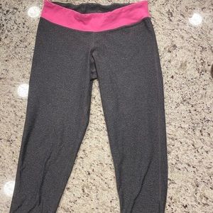 Women’s Cropped Leggings | Pink and Grey | Size Medium